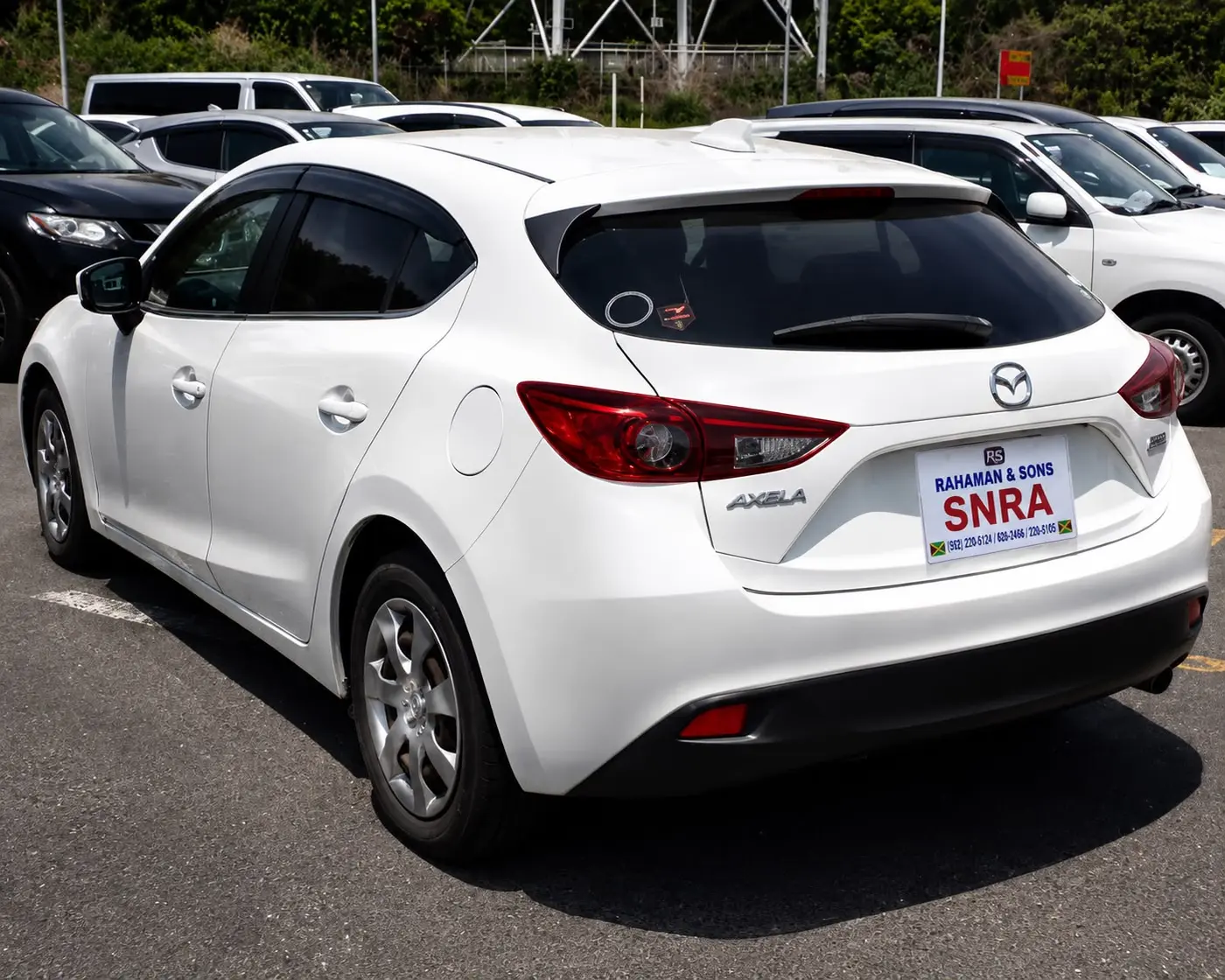 2014 Mazda Axela Sport, white — photo 4 of 4