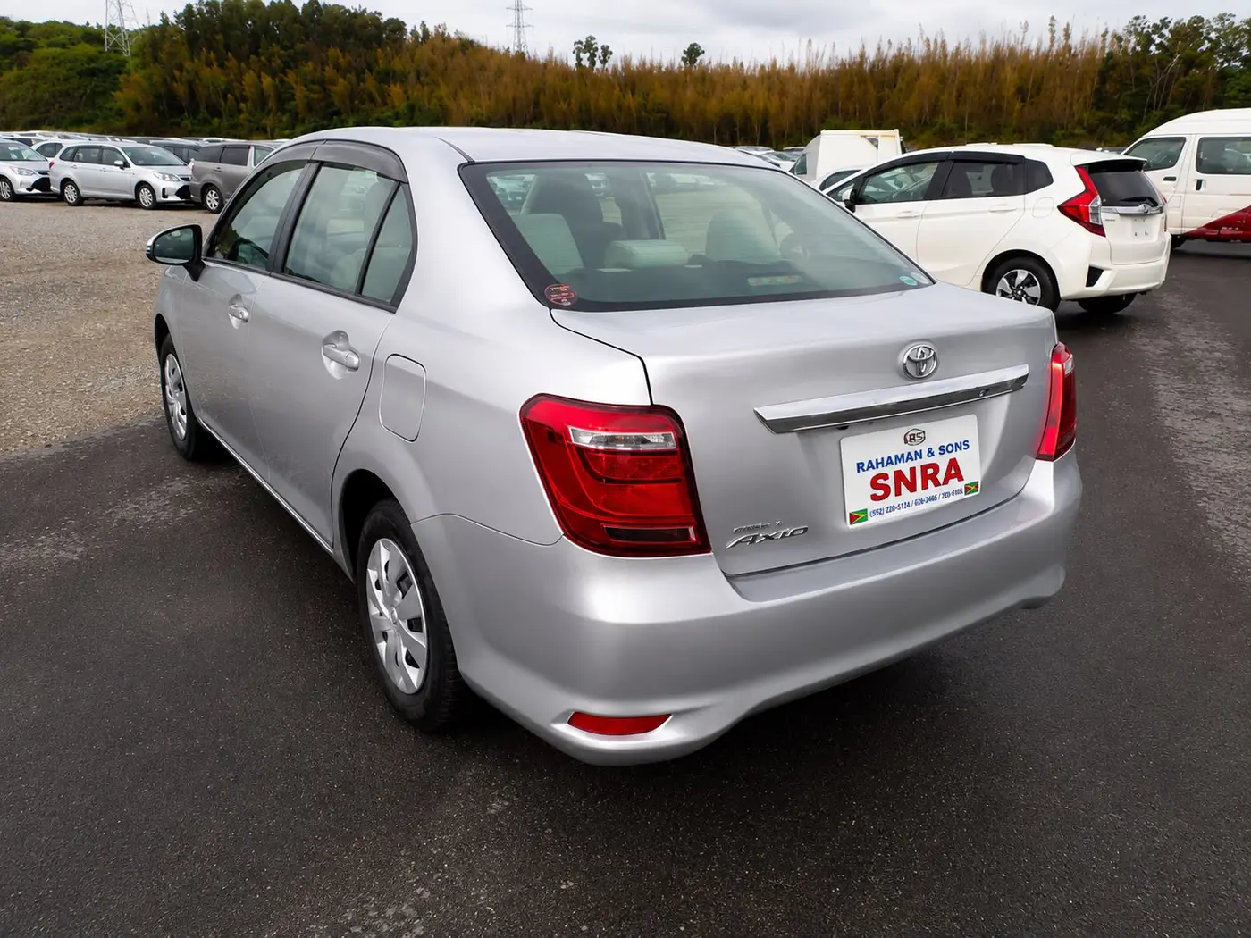 2016 Toyota Corolla Axio, silver — photo 4 of 4
