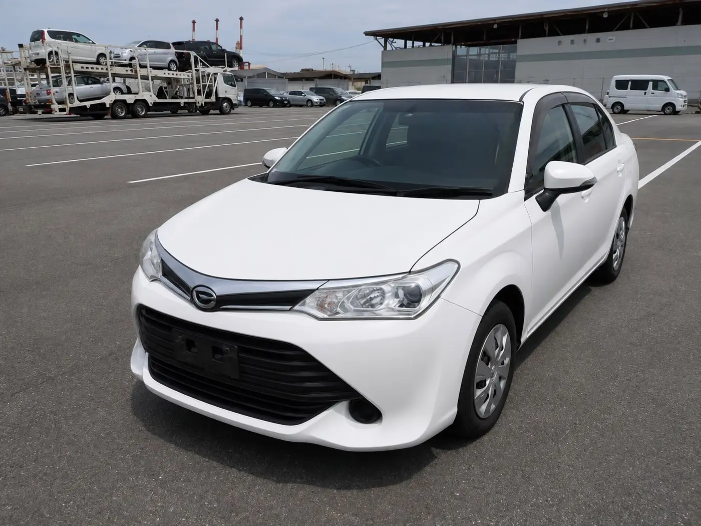 2017 Toyota Corolla Axio, white — photo 3 of 4