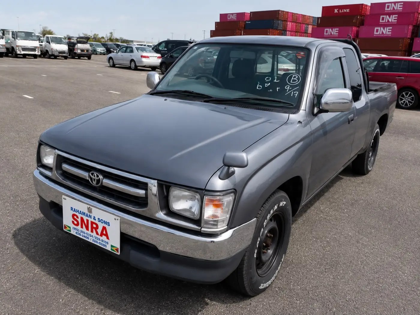 2001 Toyota Hilux, silver — photo 2 of 4