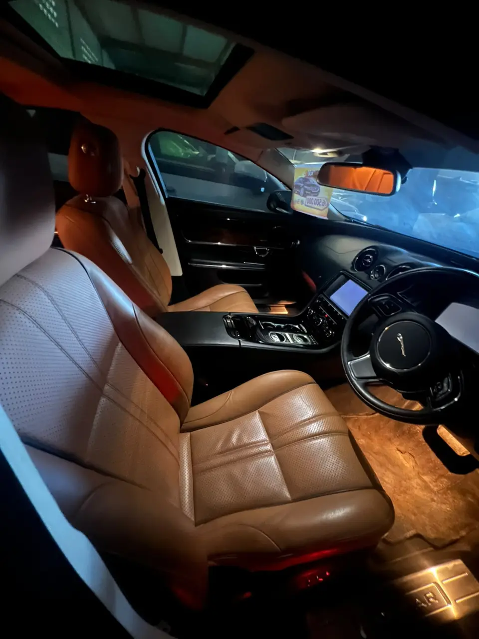 2016 Jaguar XF, black — photo 3 of 4