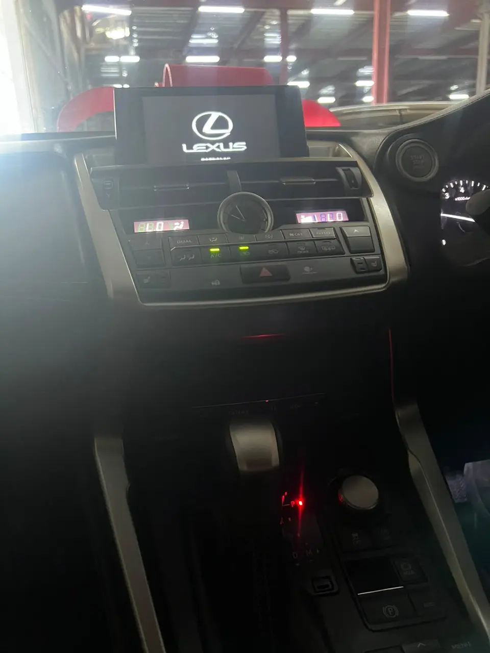 2015 Lexus NX200t, white — photo 4 of 4