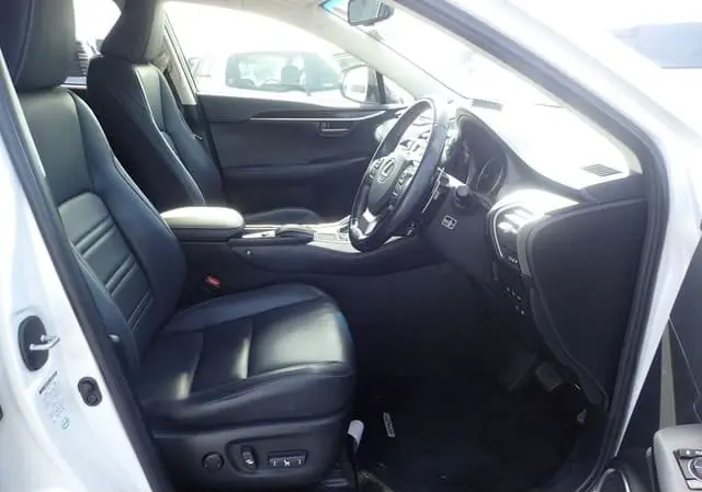 2015 Lexus NX200t, silver — photo 4 of 4