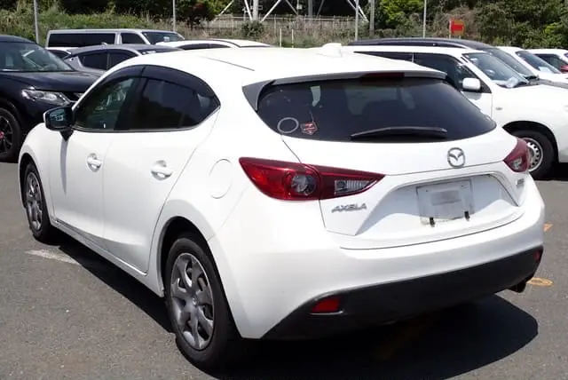 2014 Mazda Axela, white — photo 2 of 4