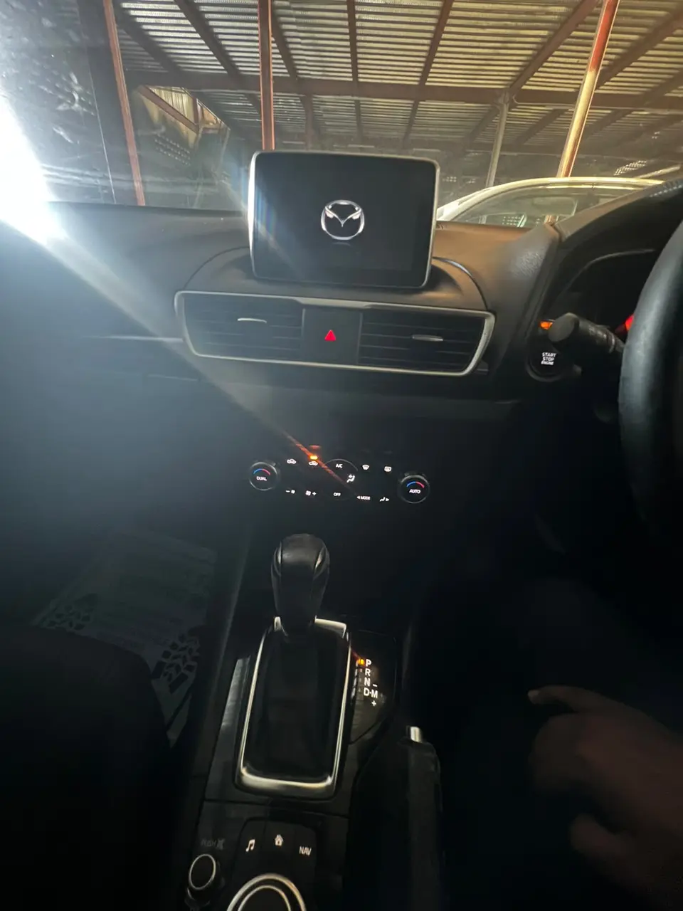 2015 Mazda Axela, white — photo 4 of 4