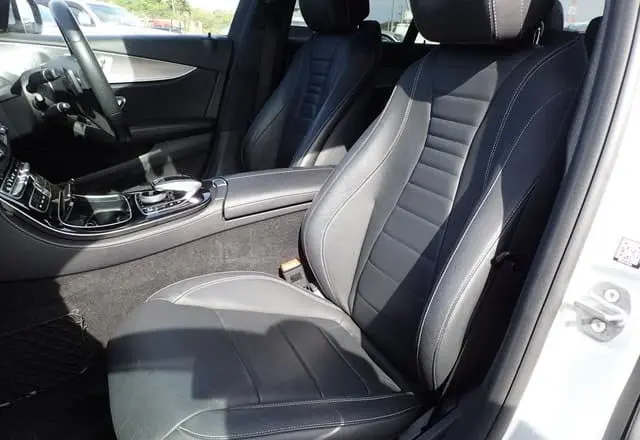 2016 Mercedes-Benz E-Class 4Matic, silver — photo 4 of 4