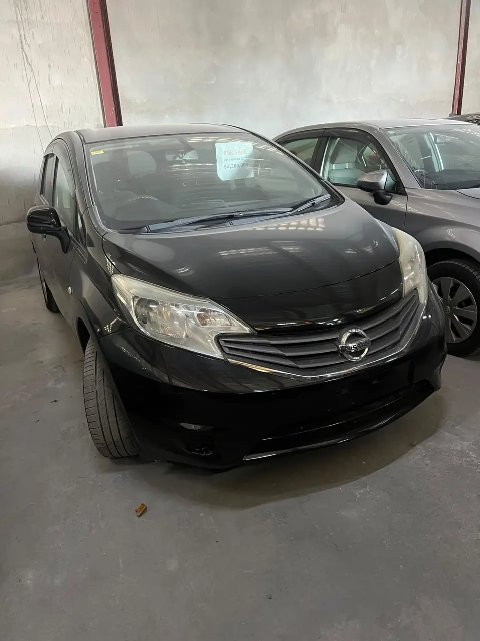2013 Nissan Note, black — photo 1 of 4