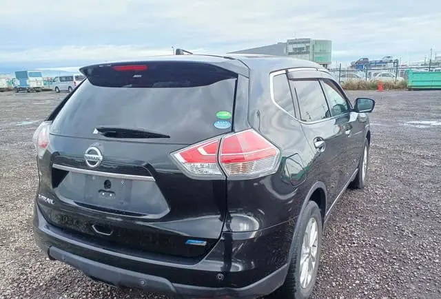 2015 Nissan X-Trail, black — photo 3 of 4