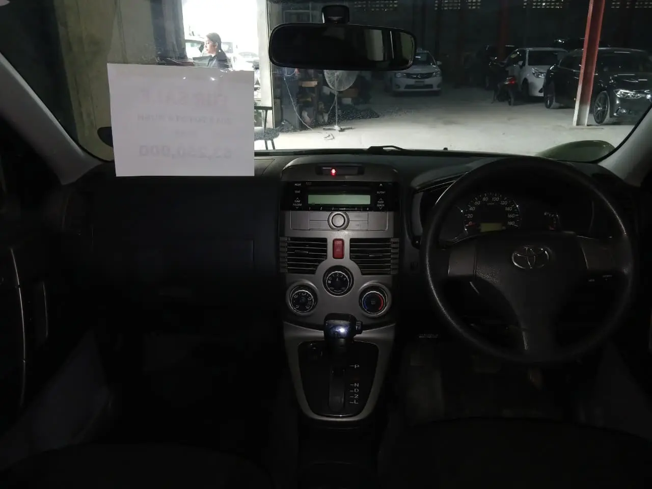 2013 Toyota Rush, silver — photo 3 of 3