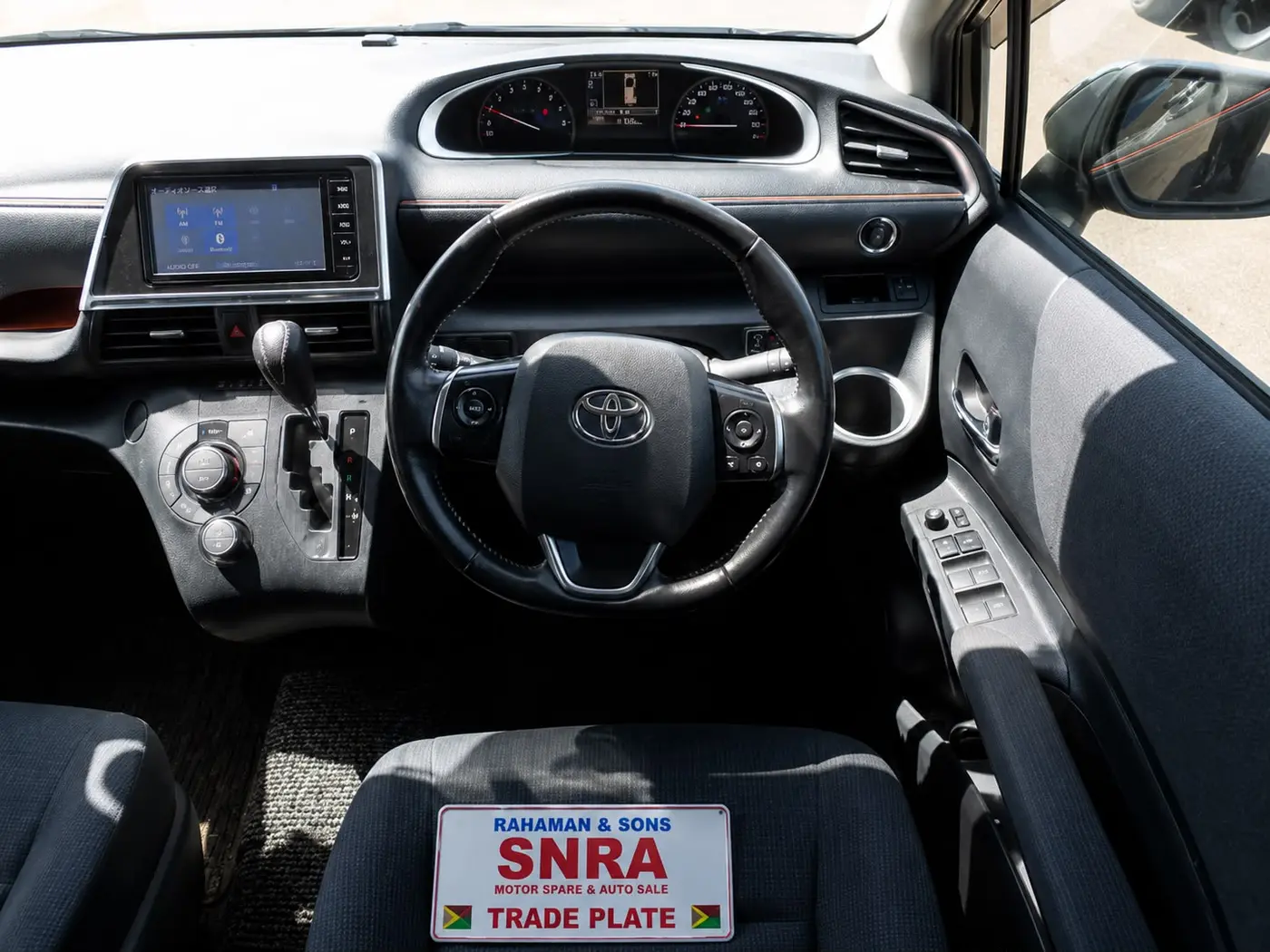 2015 Toyota Sienta, black — photo 4 of 4