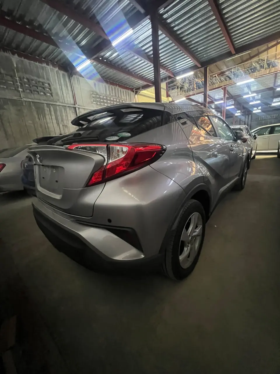 2017 Toyota C-HR, silver — photo 2 of 4