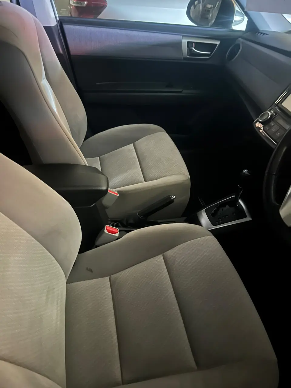 2012 Toyota Corolla Axio, silver — photo 3 of 4