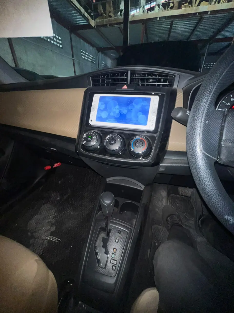2013 Toyota Corolla Axio, white — photo 3 of 4