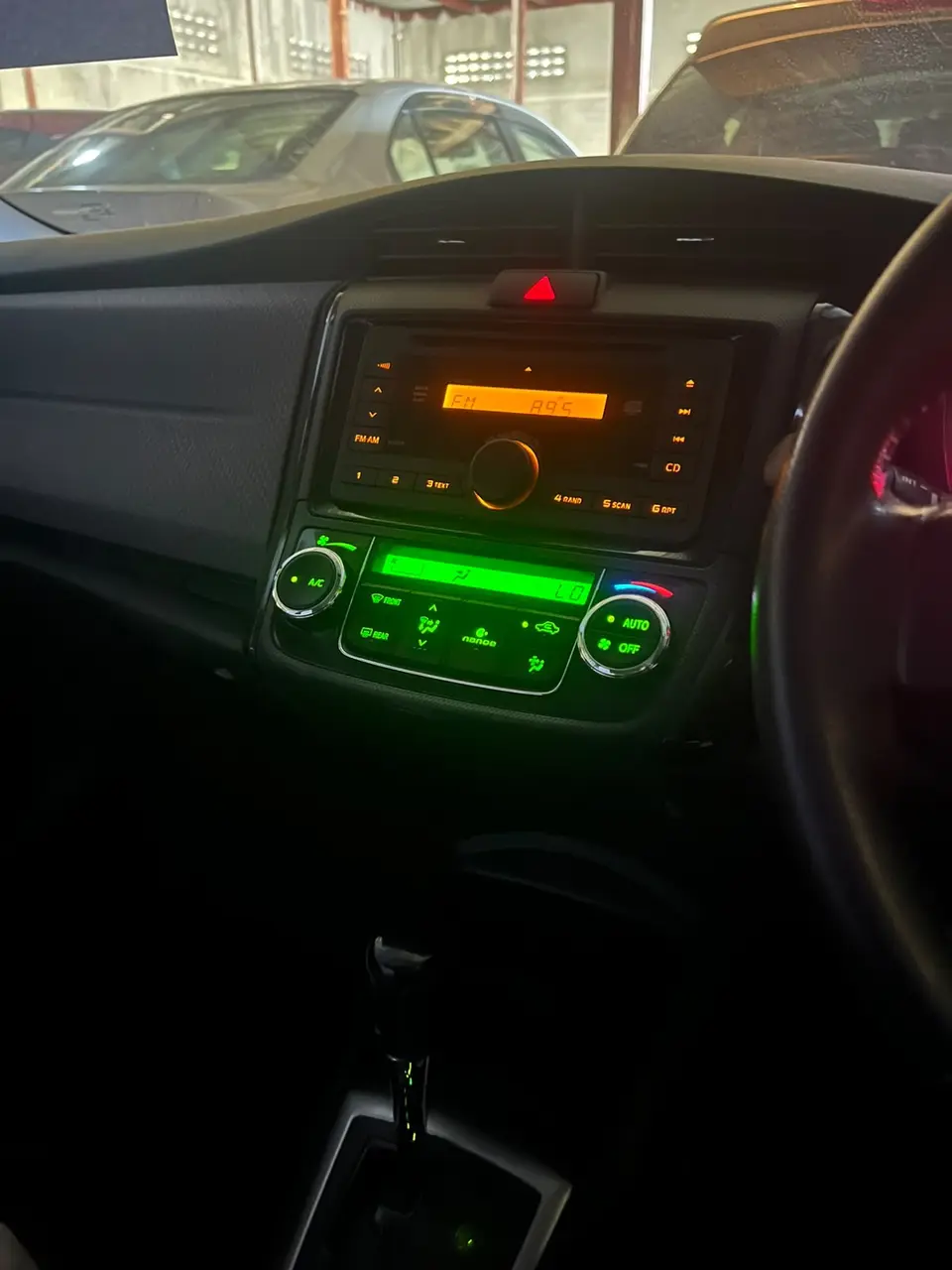 2013 Toyota Corolla Axio, silver — photo 4 of 4