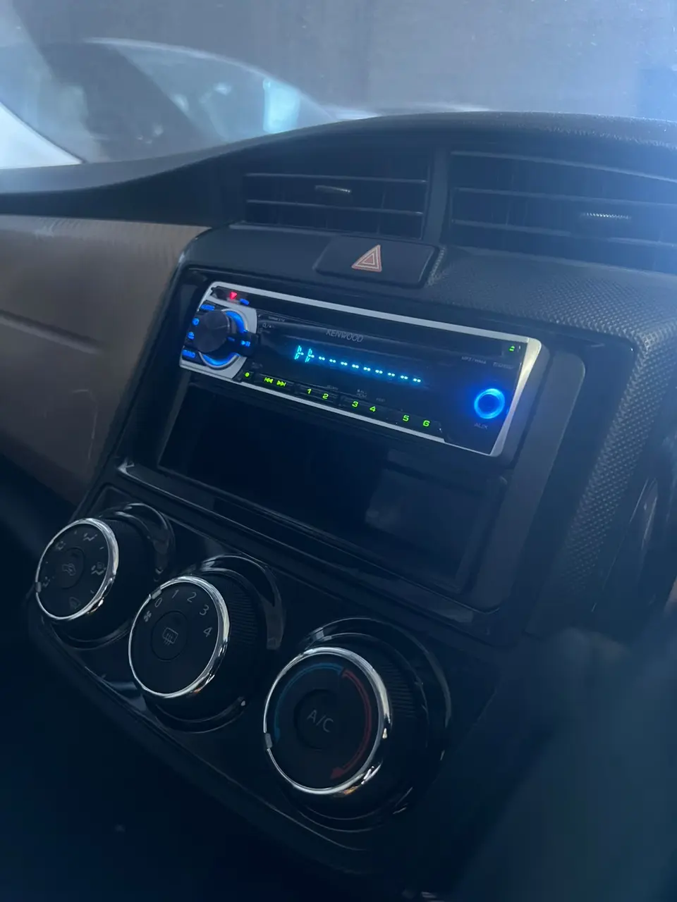 2014 Toyota Corolla Axio, white — photo 3 of 3