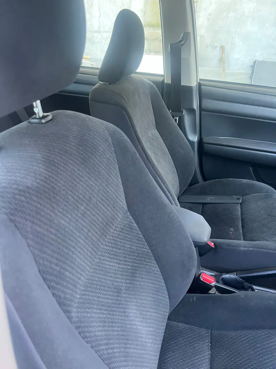 2015 Toyota Corolla Axio, white — photo 3 of 4