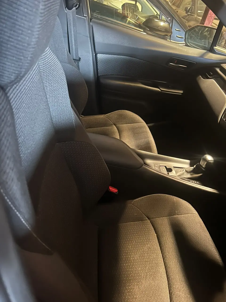 2019 Toyota C-HR, red — photo 6 of 8
