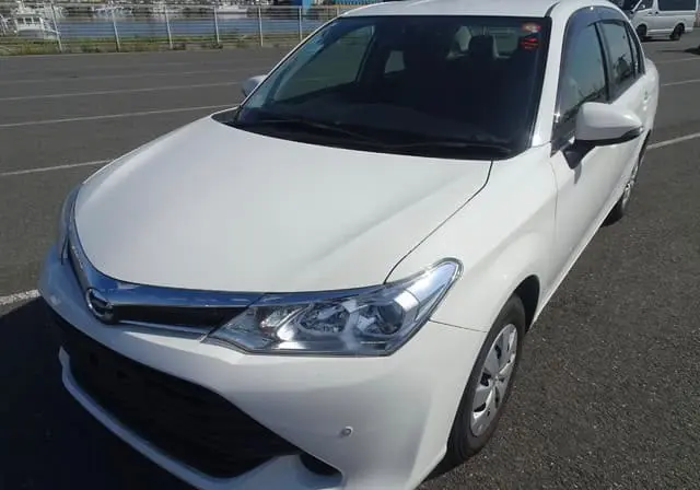 2015 Toyota Corolla Axio, white — photo 1 of 4