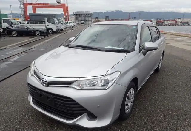 2016 Toyota Corolla Axio, white — photo 1 of 4