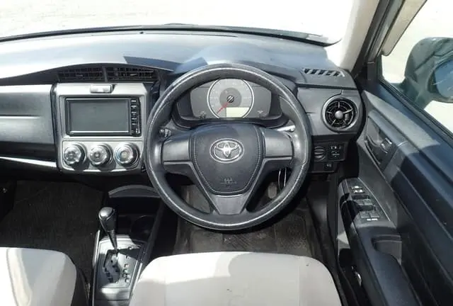 2016 Toyota Corolla Axio, white — photo 3 of 4