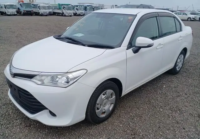 2016 Toyota Corolla Axio, white — photo 1 of 4