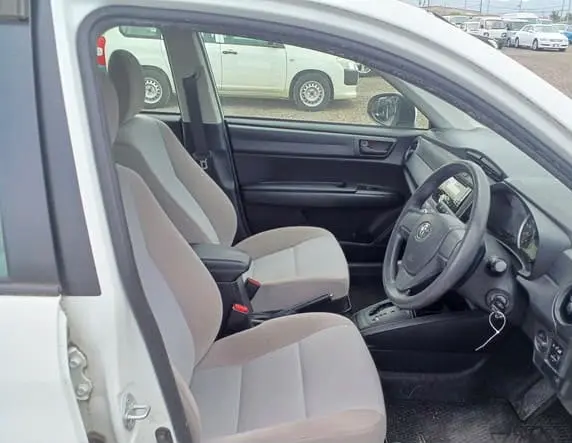 2016 Toyota Corolla Axio, white — photo 3 of 4