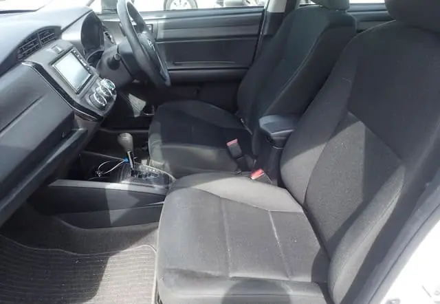 2020 Toyota Corolla Axio, white — photo 4 of 4