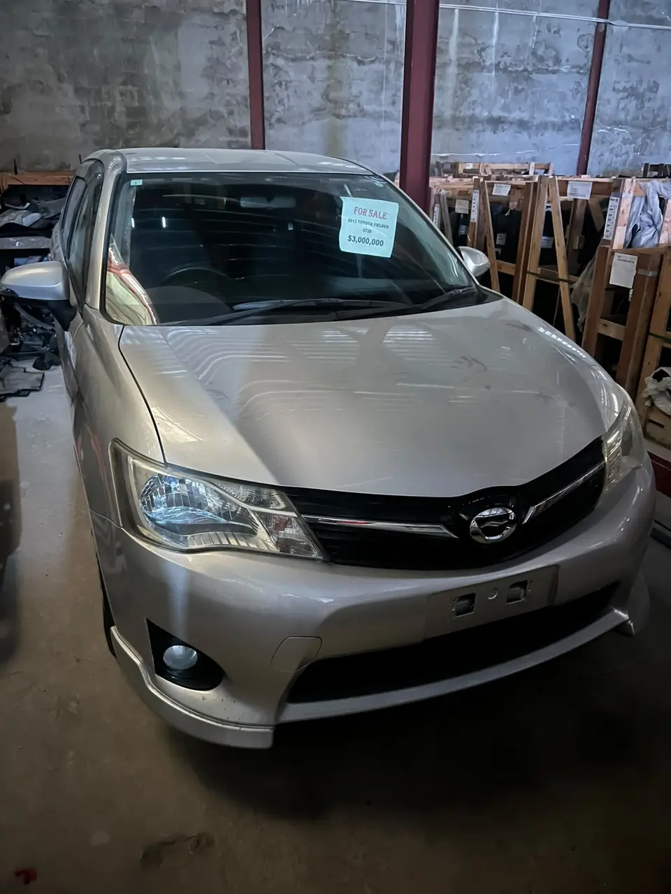 2013 Toyota Corolla Fielder, silver — photo 1 of 4