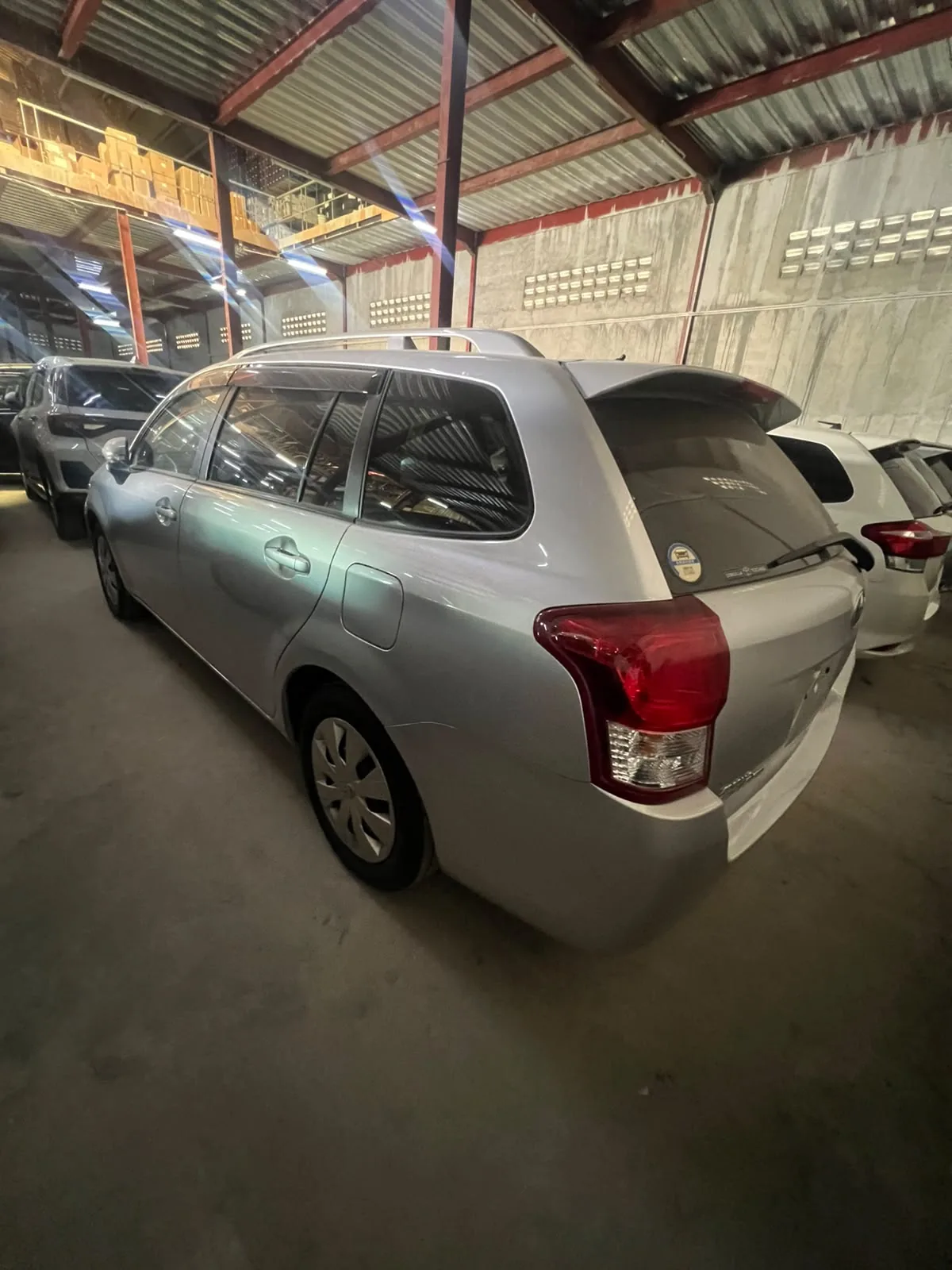 2013 Toyota Corolla Fielder, silver — photo 2 of 4