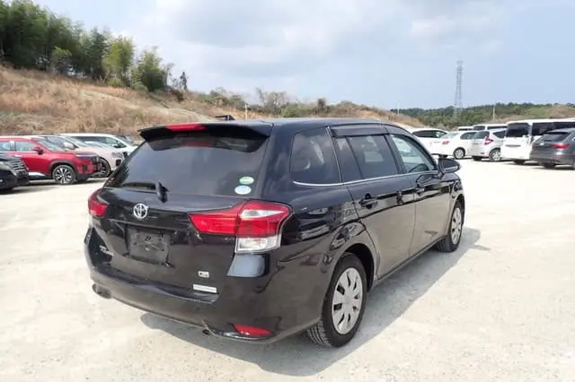 2016 Toyota Corolla Fielder, black — photo 3 of 4