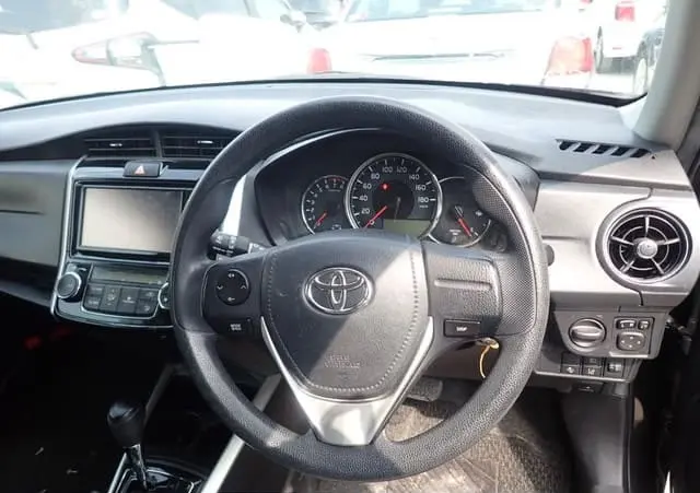 2016 Toyota Corolla Fielder, black — photo 4 of 4