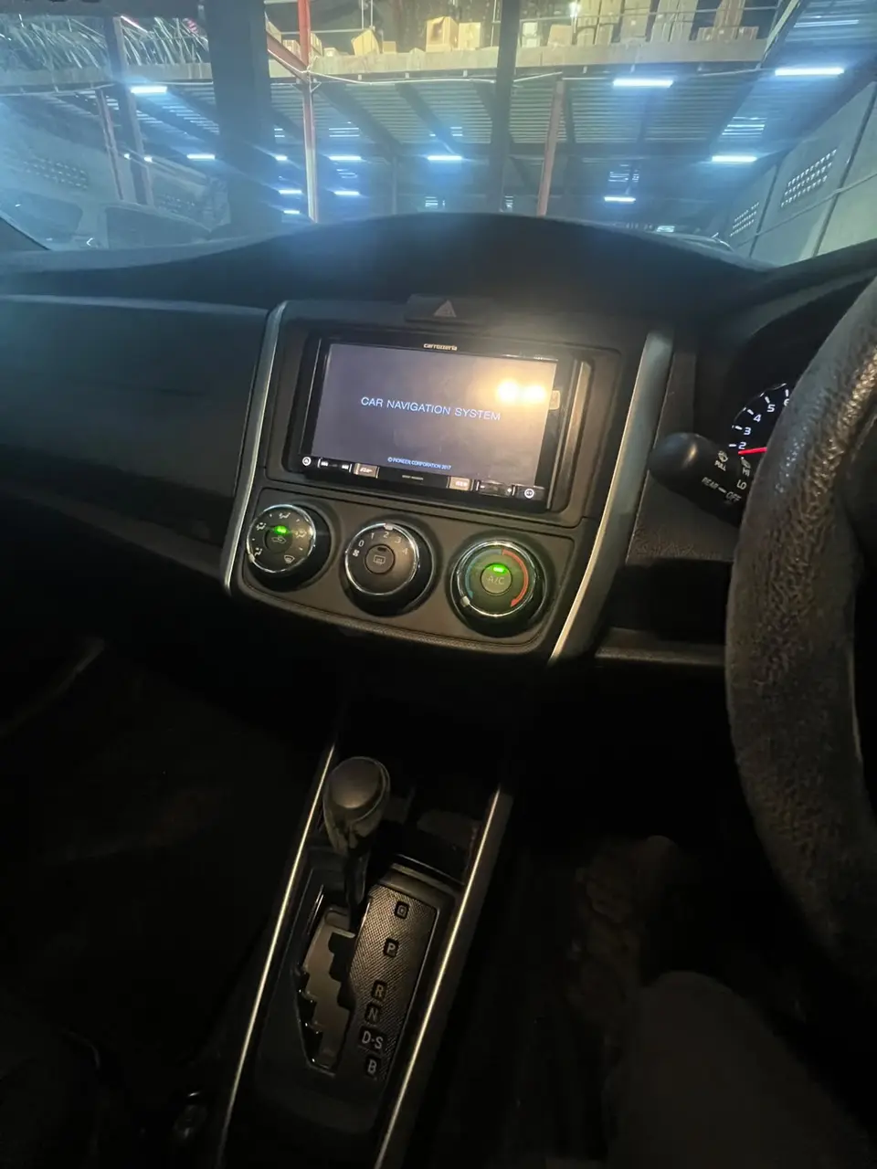 2018 Toyota Corolla Fielder, silver — photo 4 of 4