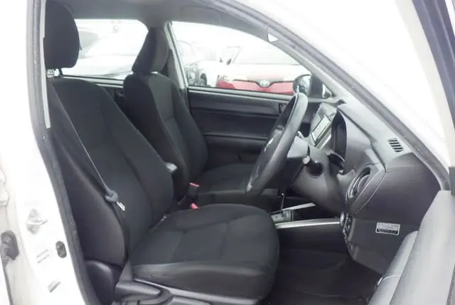 2021 Toyota Corolla Fielder, white — photo 3 of 4