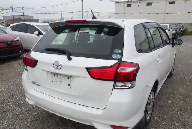 2021 Toyota Corolla Fielder, white — photo 4 of 4