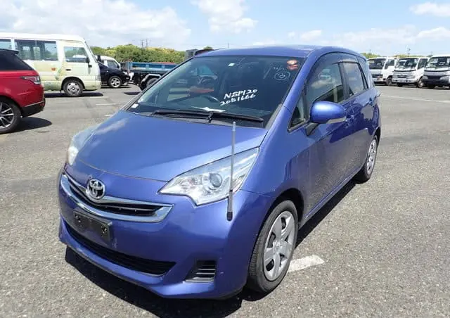 2015 Toyota Ractis, blue — photo 4 of 4