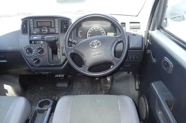 2015 Toyota Townace Van, silver — photo 4 of 4