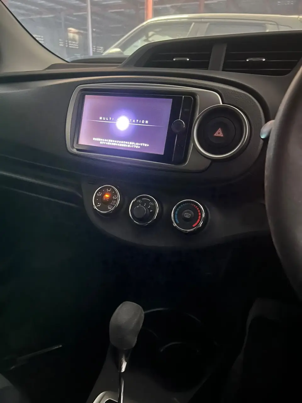 2013 Toyota Vitz, silver — photo 4 of 4